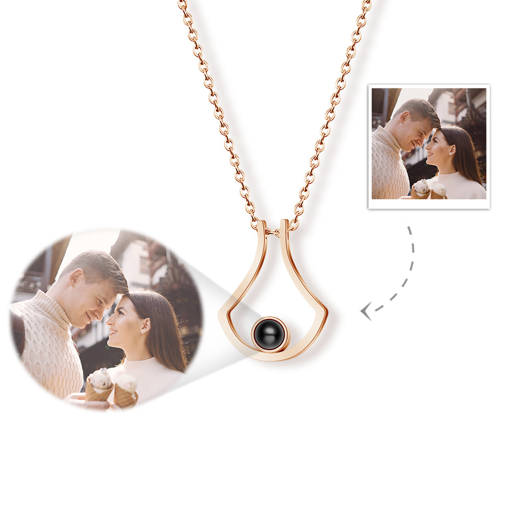 Fan-Shaped Style Projection Necklace