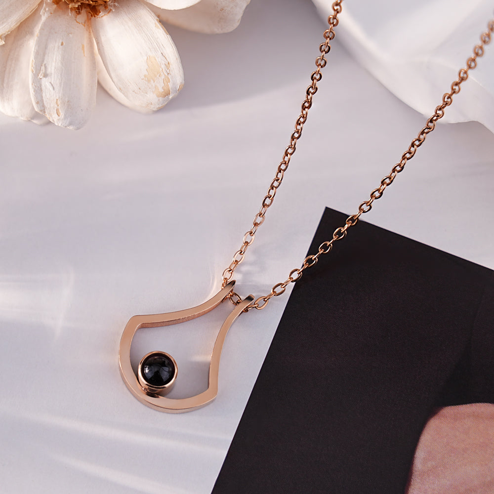 Fan-Shaped Style Projection Necklace