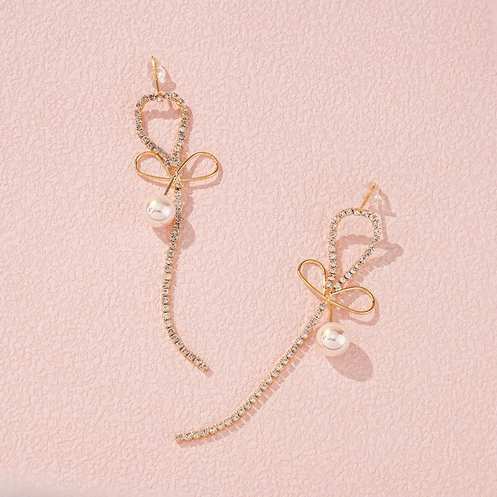 Pearl Earrings with Bowknot Design