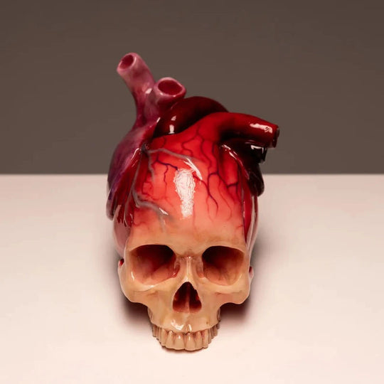 Realistic Human Heart Halloween Prop Handcrafted Resin Decoration