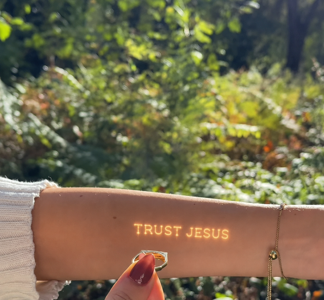 I Love Jesus Light Sculpted Ring - A Beautiful Reminder of Faith & Love