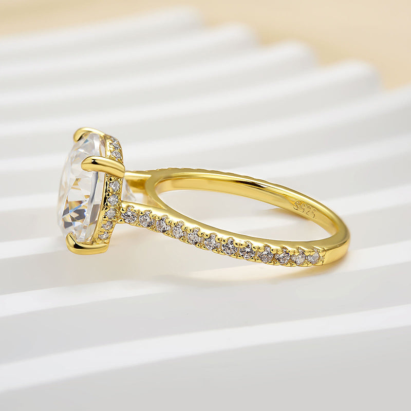 Luxurious Round Cut 4 Prong Engagement Ring For Women In Sterling Silver