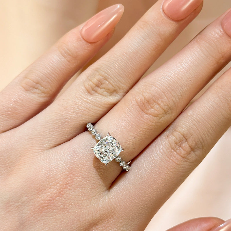Exquisite 2.0 Carat Cushion Cut Engagement Ring In Sterling Silver