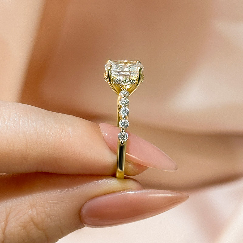 Exquisite 2.0 Carat Cushion Cut Engagement Ring In Sterling Silver