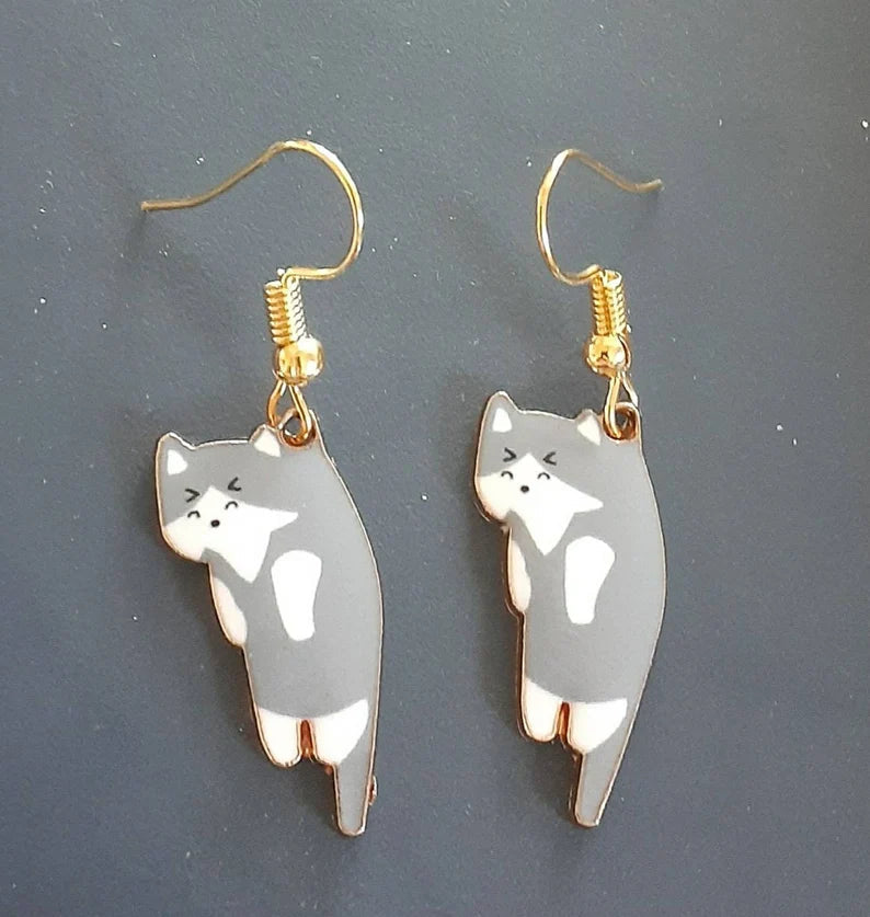 Dangling Cats Earring