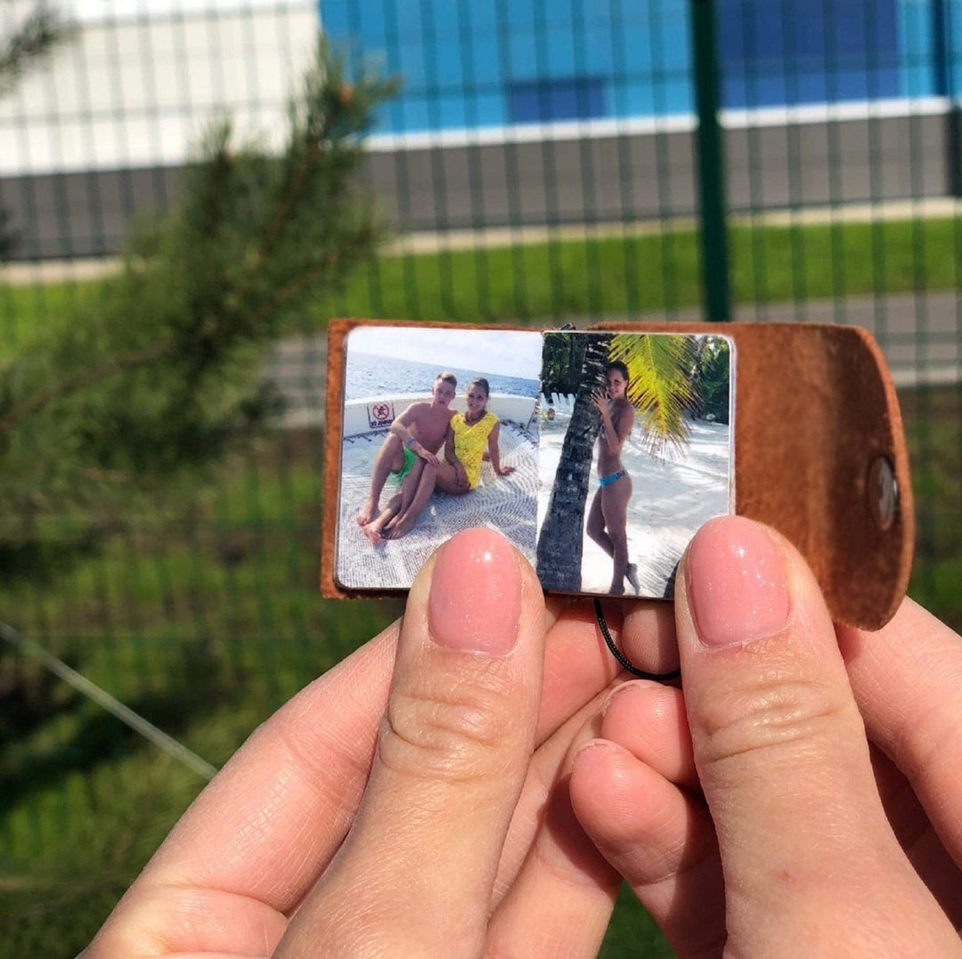 Personalized Photo Album Keychain in Leather Case Keychain MelodyNecklace