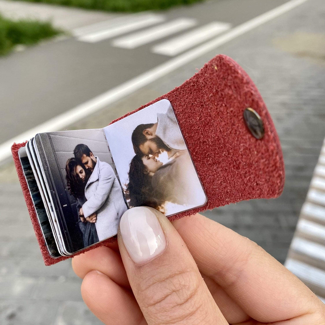 Personalized Photo Album Keychain in Leather Case Keychain MelodyNecklace